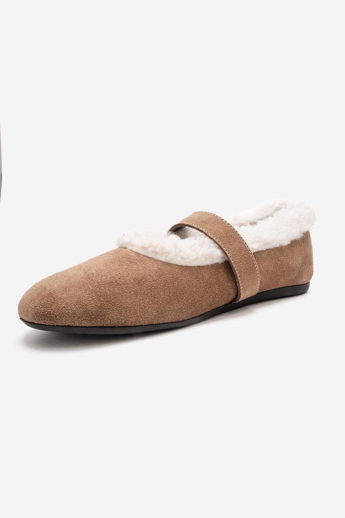 Guin - Sandalia plana de cuero de ante color coñac (mujer)