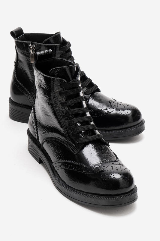 Nelvy - Bota de charol negra (Mujer)