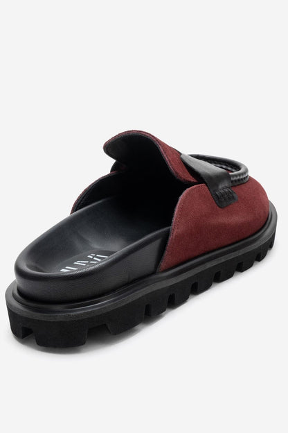 VELA - Mules de tacón bajo de ante genuino color borgoña (Mujer)