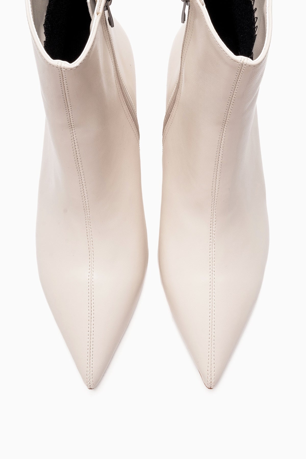 Noya - Bota de tacón fino con punta en pico beige (Mujer)