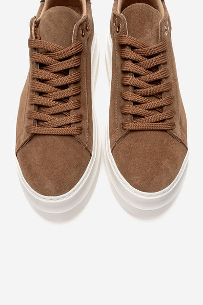 Nera - Zapatillas informales de gamuza color camel (mujer)
