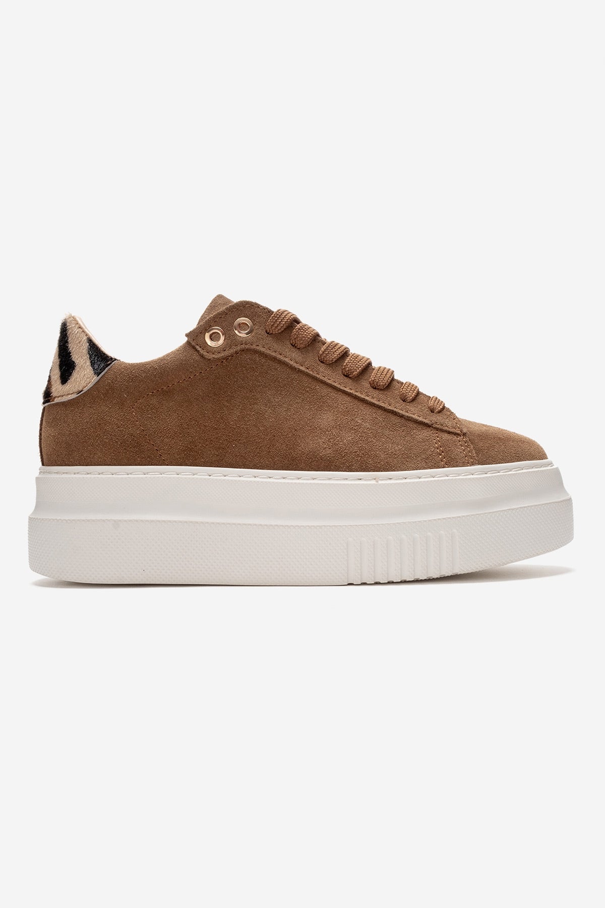 Nera - Zapatillas informales de gamuza color camel (mujer)