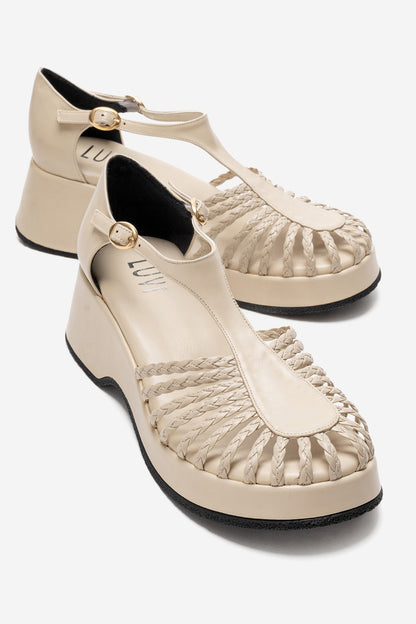Barry - Sandalia de cuña con detalle trenzado color beis (Mujer)