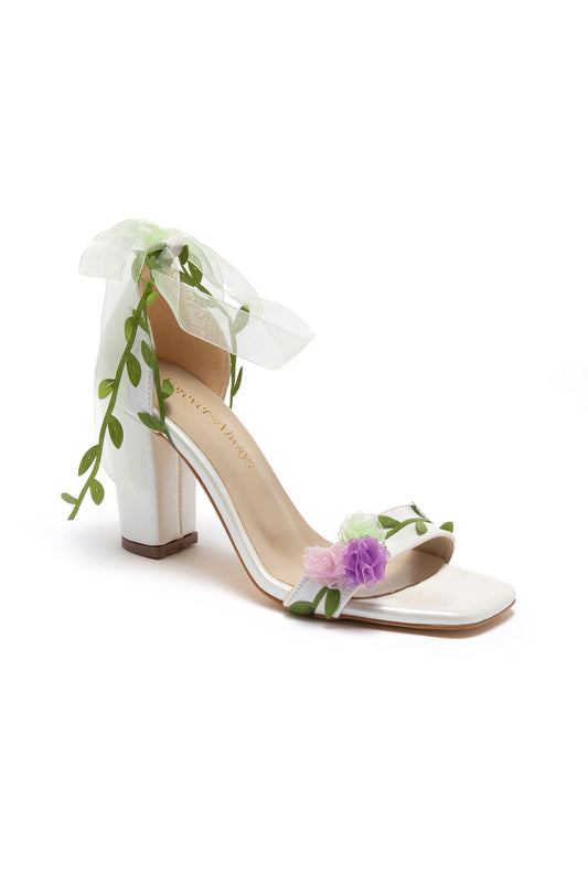 Zapatos de novia con diseño floral Blosse