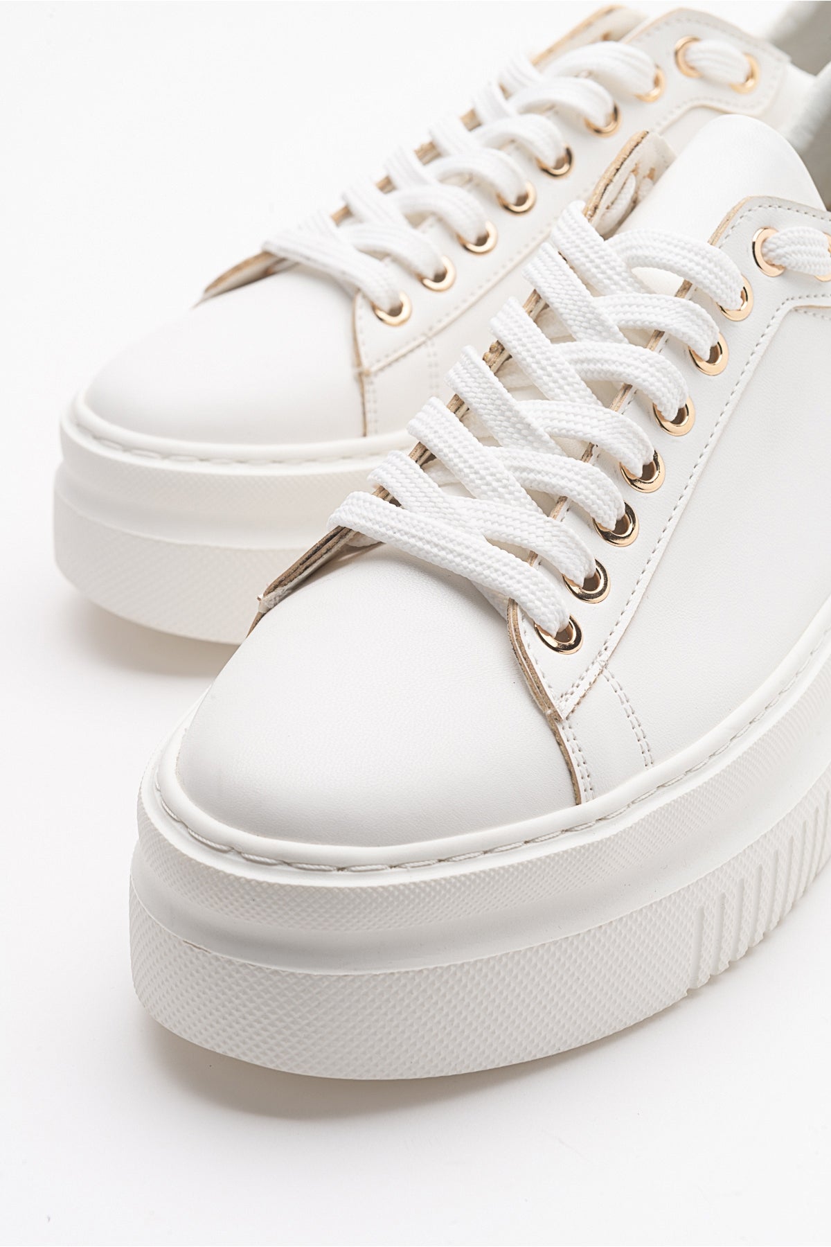 Violette - White Platform Sneakers