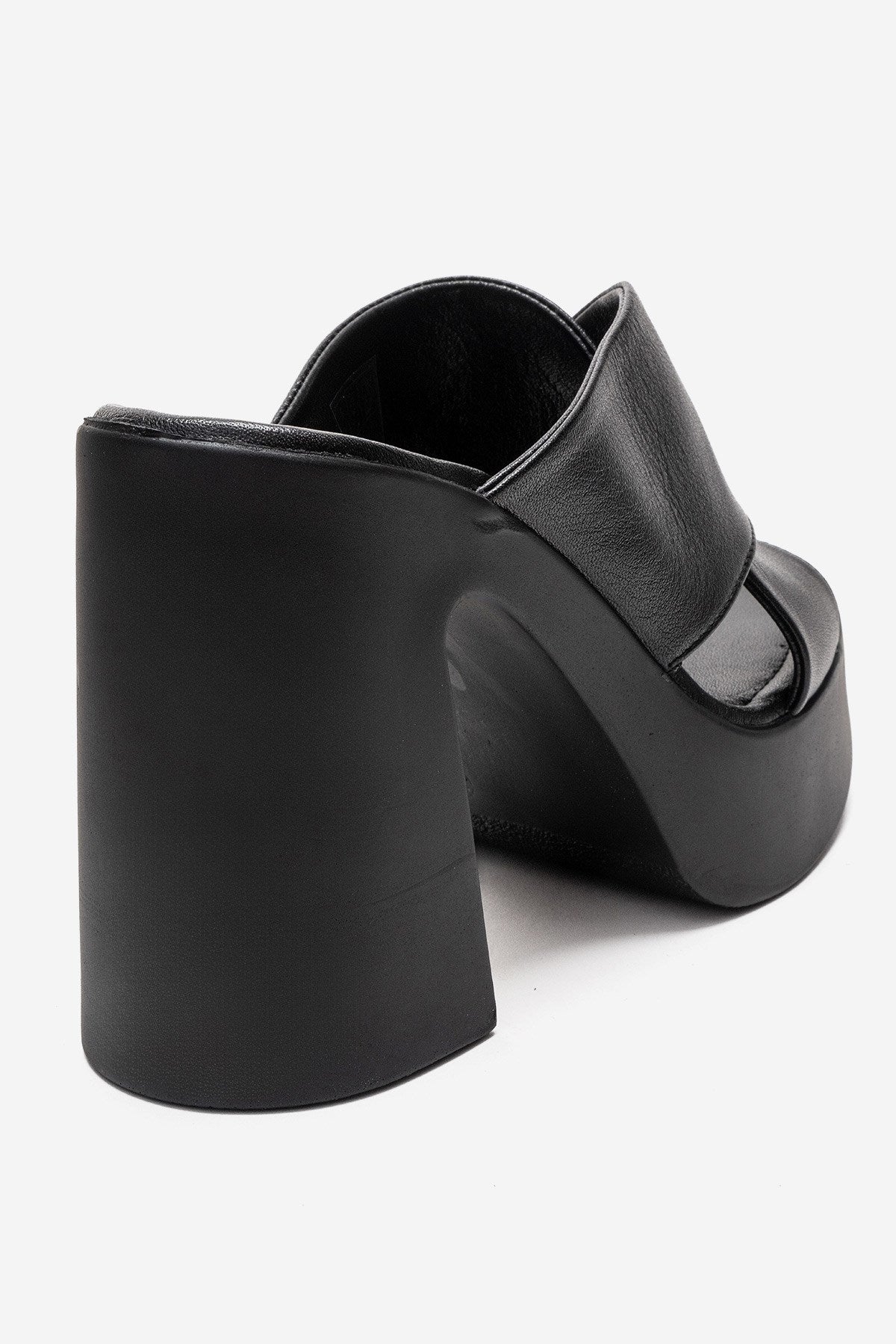 Essenza - Mules de tacón de bloque con plataforma de cuero genuino negro (Mujer)