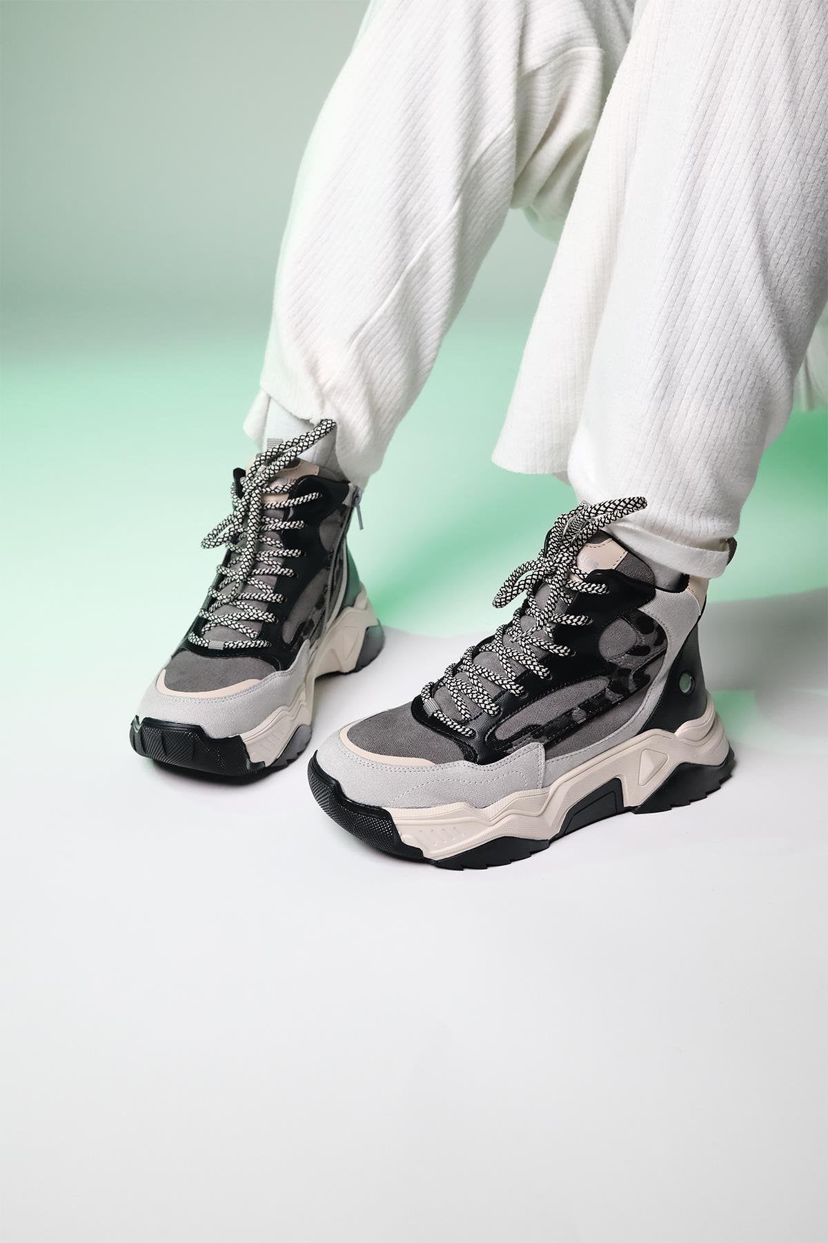 Olivia - Bota multideporte Ice Black (Mujer)