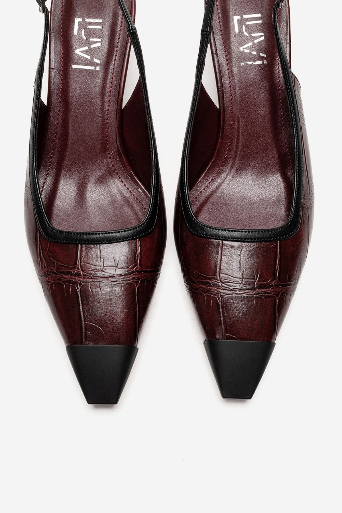 HILDA - Zapatos de tacón grueso con punta reforzada en color borgoña estampado (mujer)