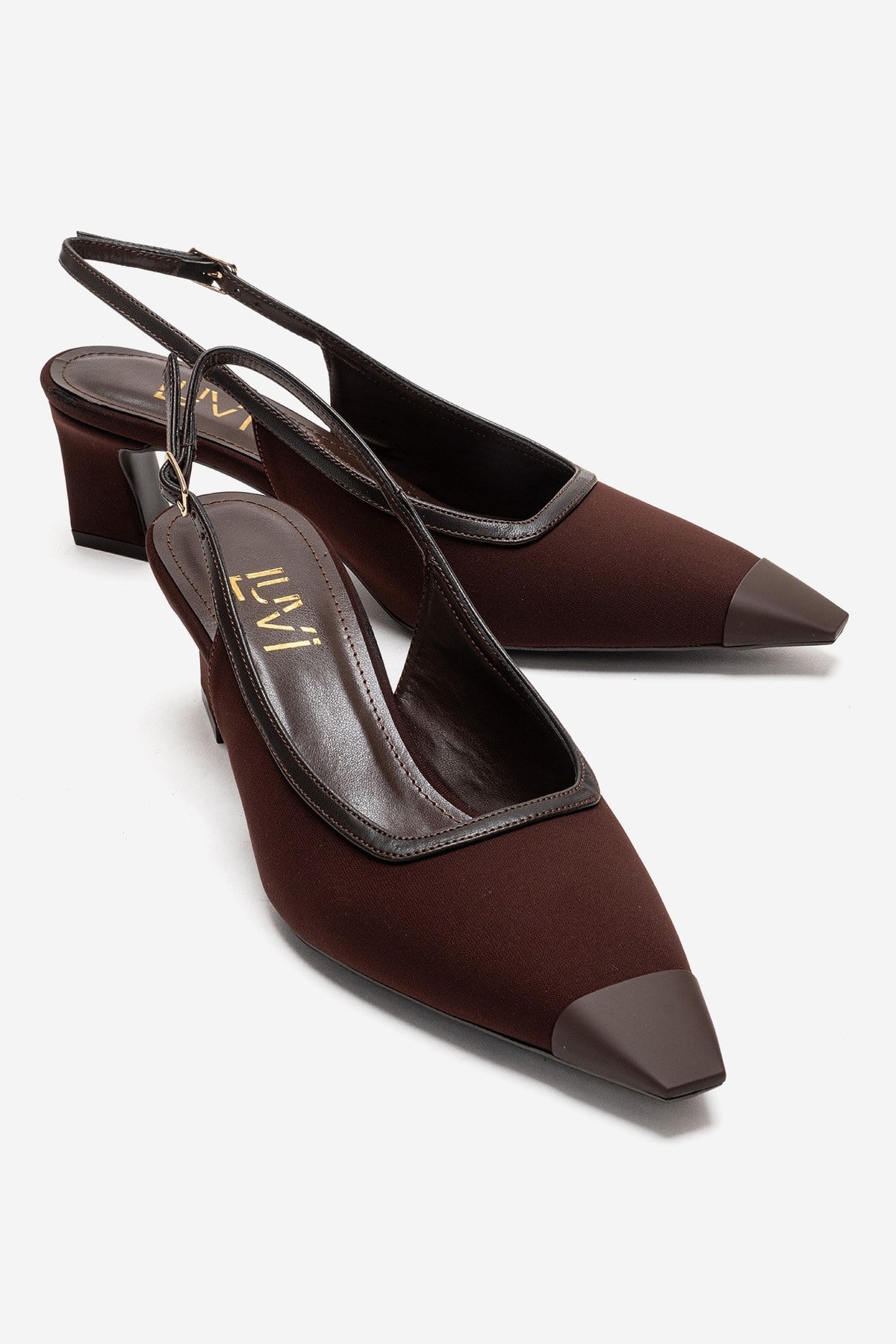 HILDA - Zapatos de tacón de bloque en color marrón (Mujer)