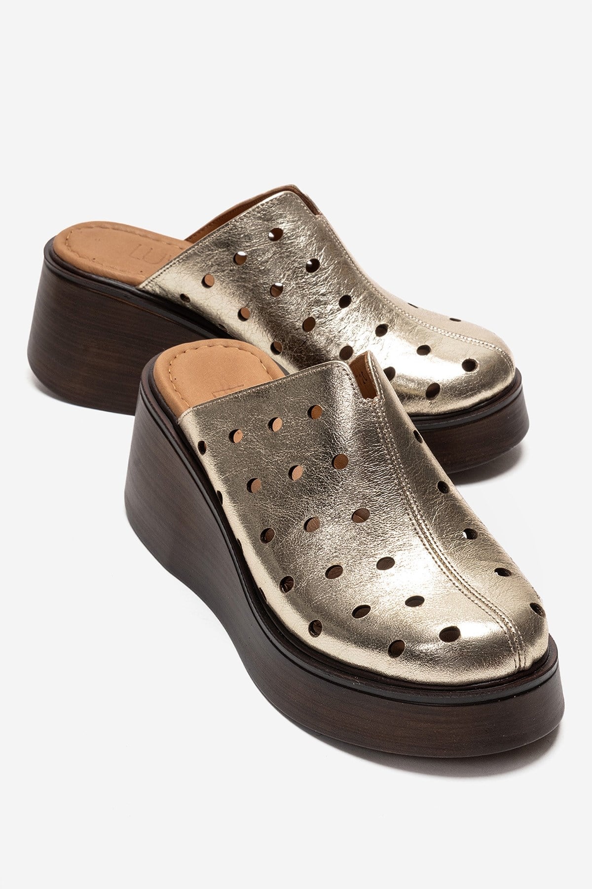 NIVES - Sandalia de cuña de cuero genuino dorado (Mujer)