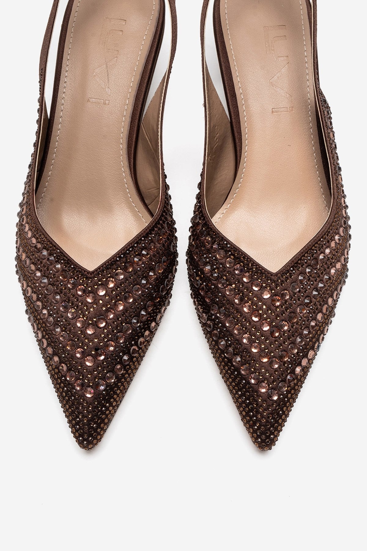 ROYALE - Zapatos de noche tipo kitten heel con adornos de pedrería y satén marrón (Mujer)
