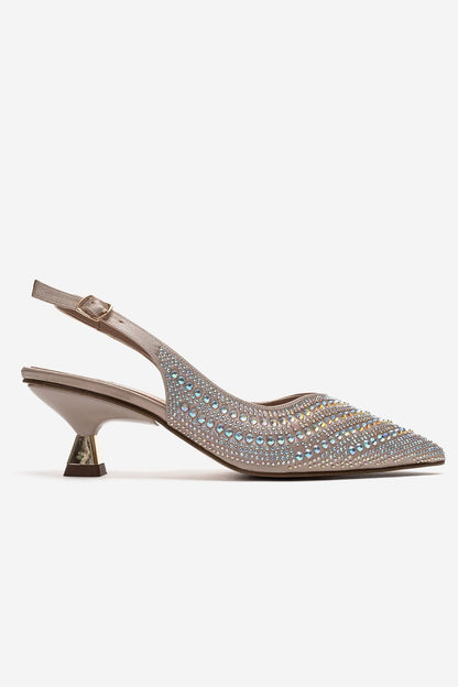 ROYALE - Zapatos de noche de tacón bajo de satén beige con adornos de piedras (mujer)