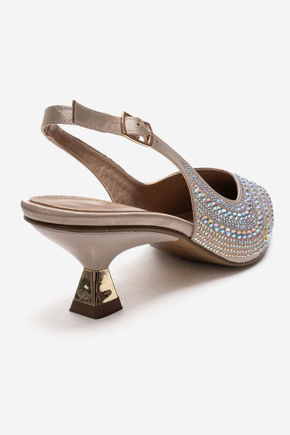 ROYALE - Zapatos de noche de tacón bajo de satén beige con adornos de piedras (mujer)