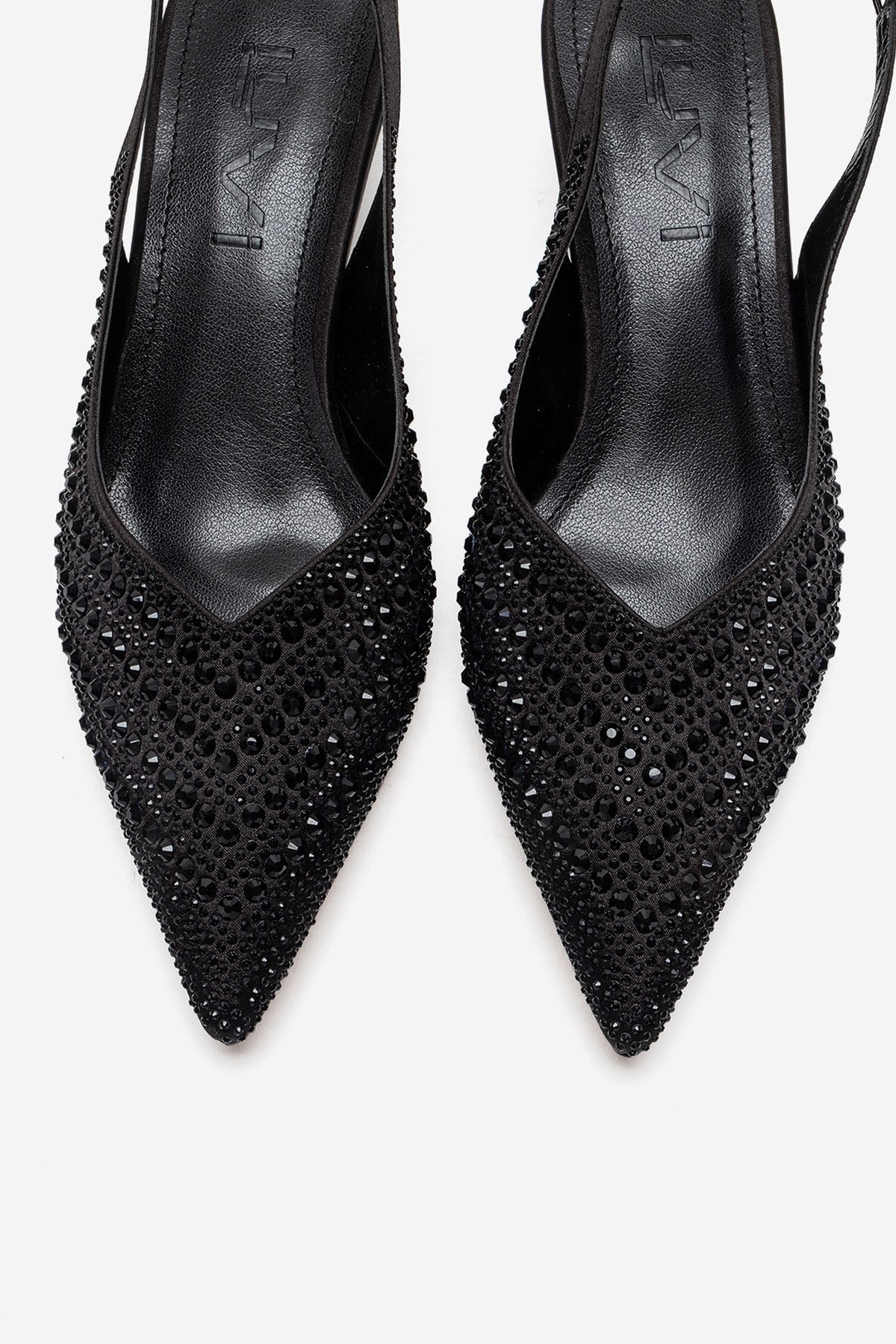 ROYALE - Zapatos de noche de tacón bajo con adornos de pedrería de raso negro (Mujer)