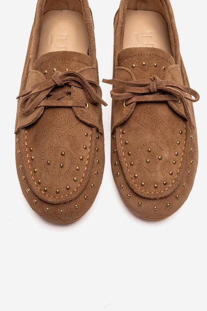 CUESTA - Mocasín de cuero genuino color topo (mujer)