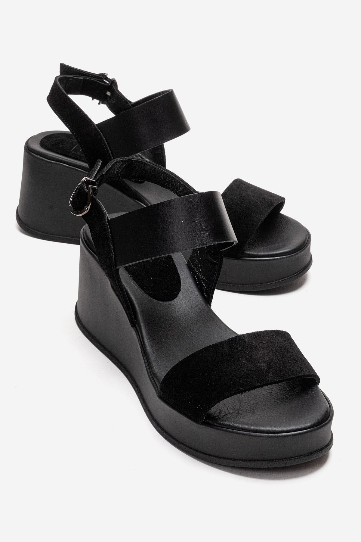 LOLANTHE - Sandalia de cuña de cuero genuino negro (Mujer)