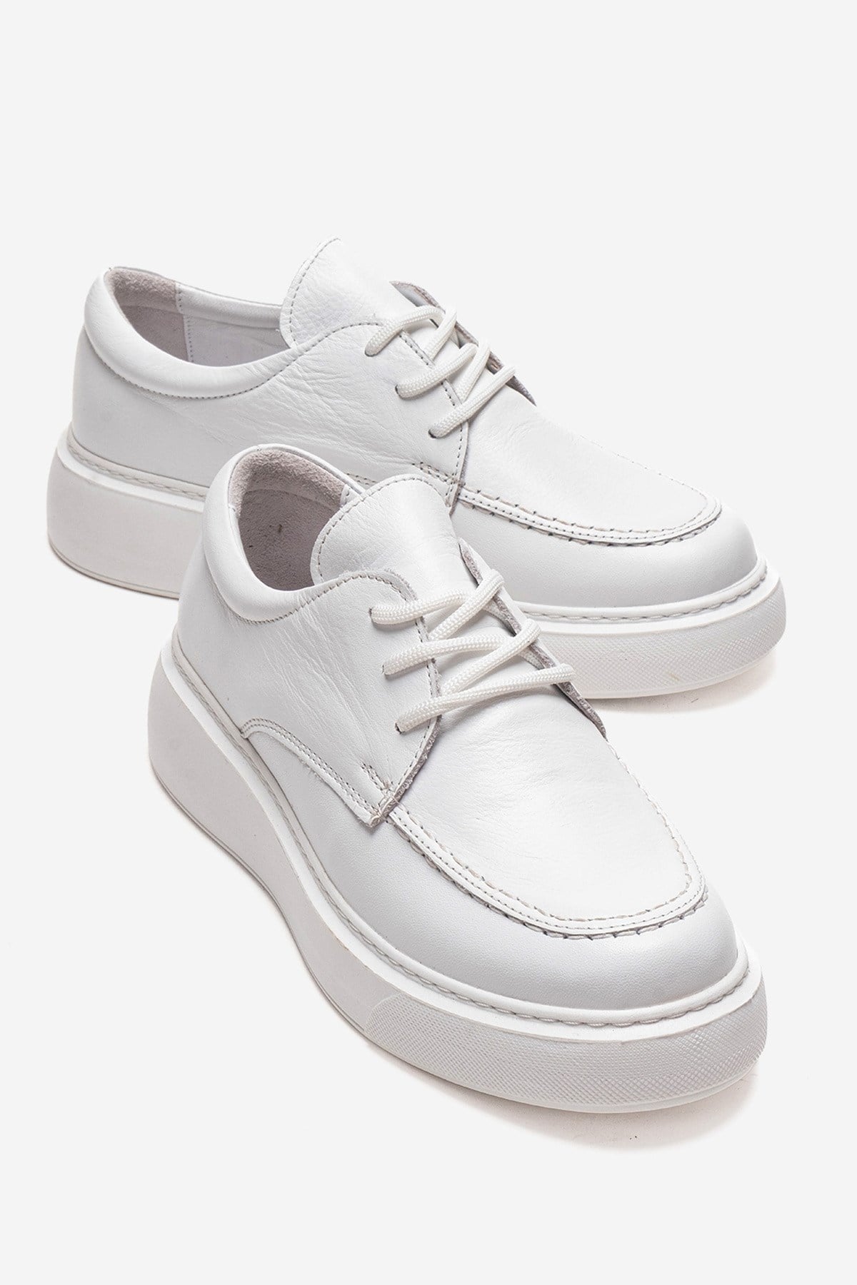 MAREON - Zapatilla de Cuero Genuino Blanco con Cordones (Mujer)