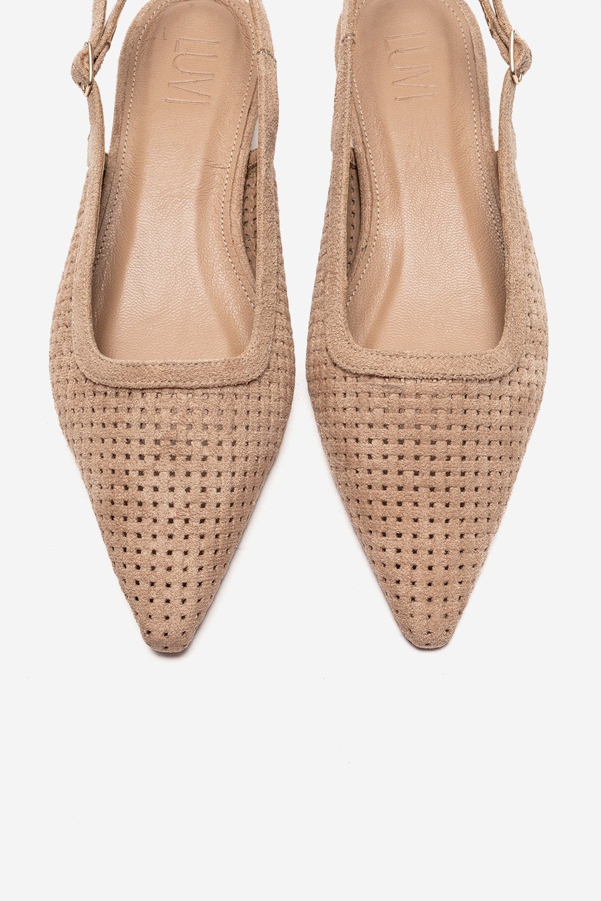 AVIVA - Zapatos de tacón bajo con punta fina de cuero genuino color beige (Mujer)