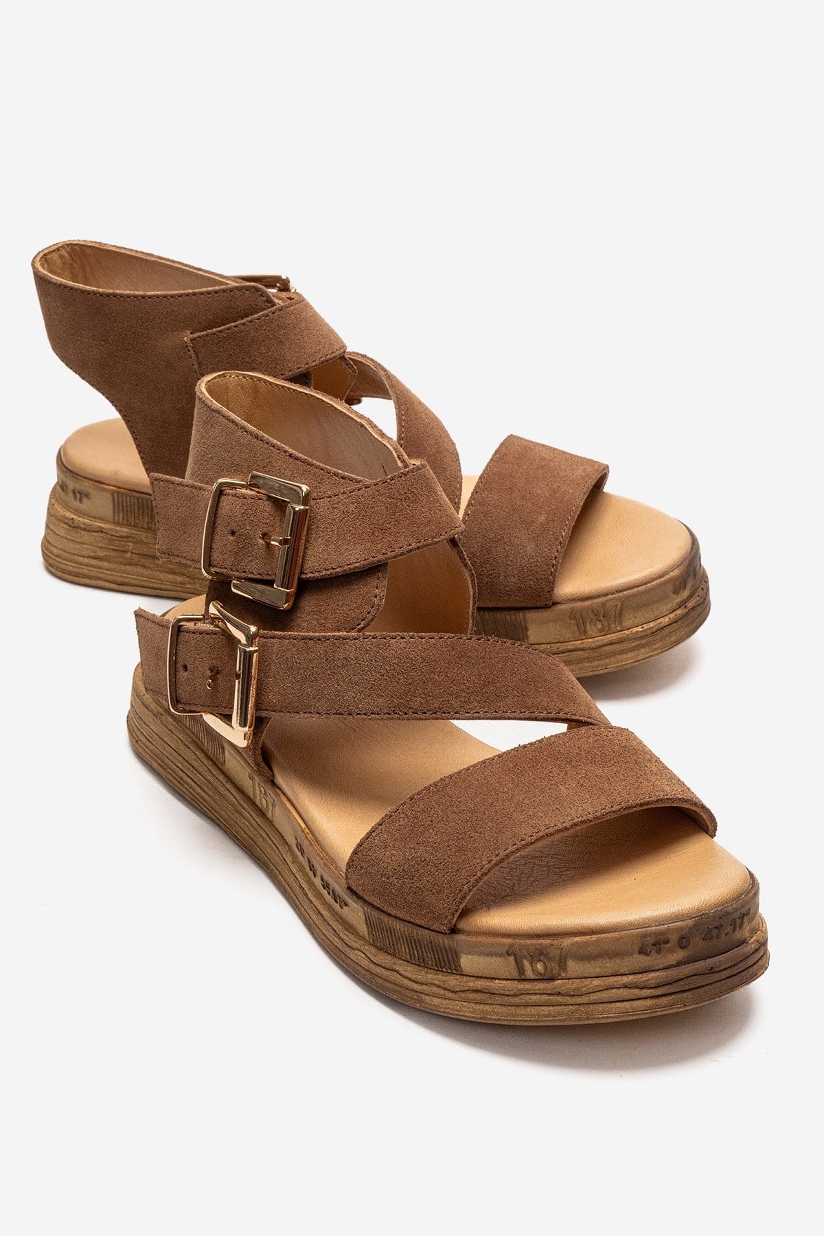 LORENTIS - Sandalia de doble hebilla de cuero genuino color camel (Mujer)