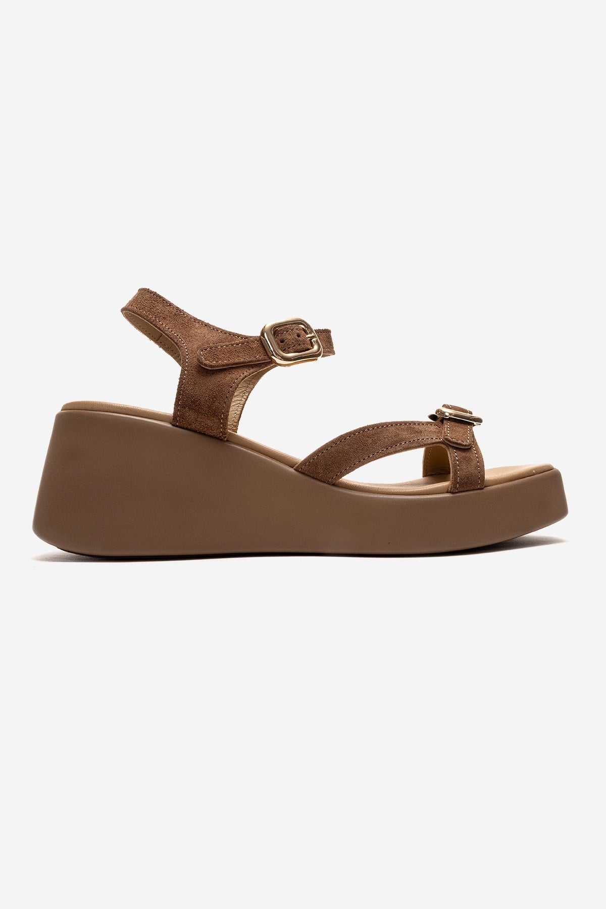 Kalia - Sandalia de cuña con hebilla de cuero genuino de ante color topo (mujer)