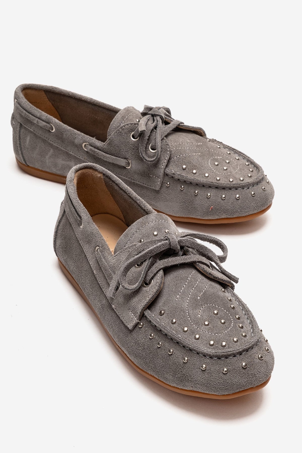 Cuesta - Mocasín de cuero genuino de gamuza gris con cordones (Mujer)