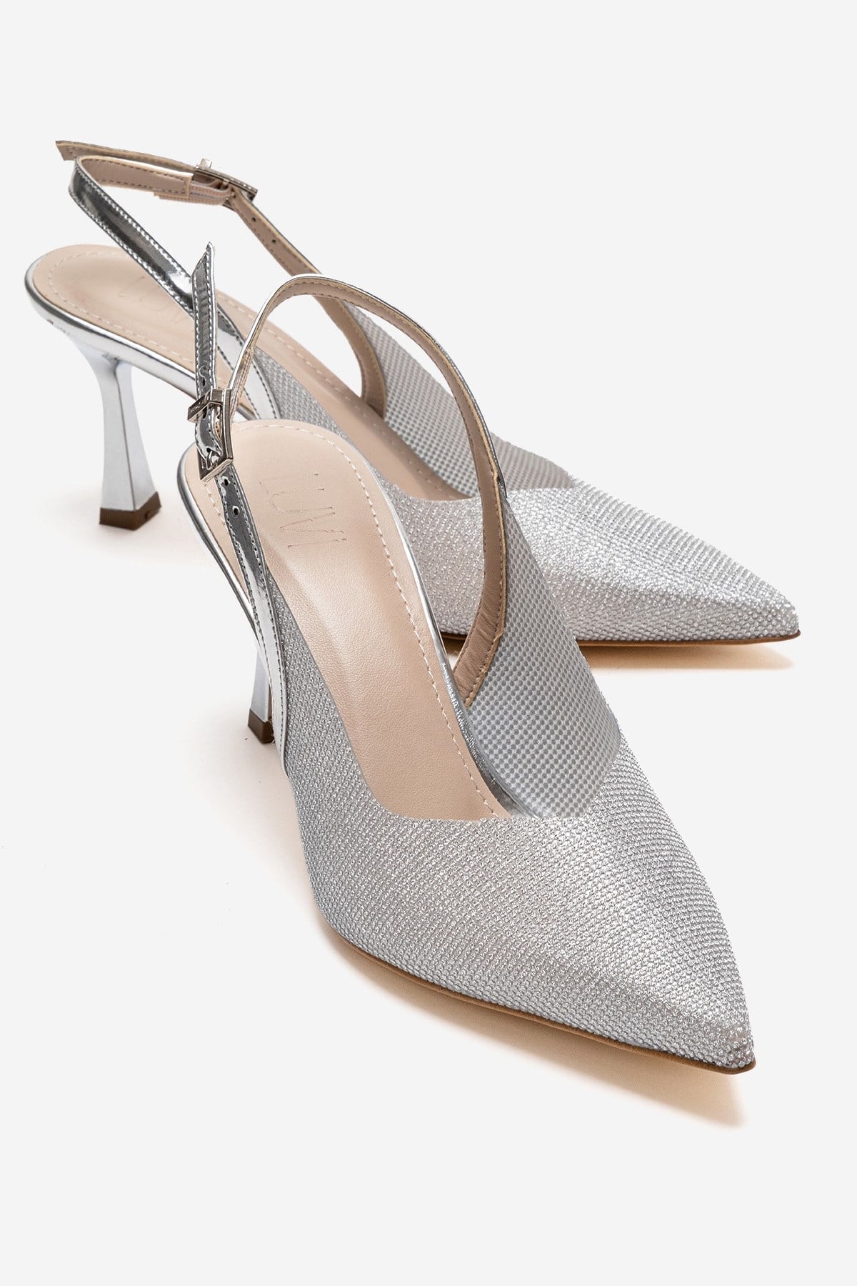 Dorata - Zapatos de tacón de aguja con adornos plateados (Mujer)