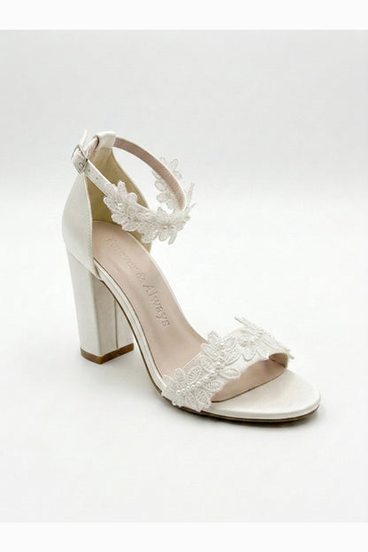 Zapatos de tacón de encaje Lirielle para novia