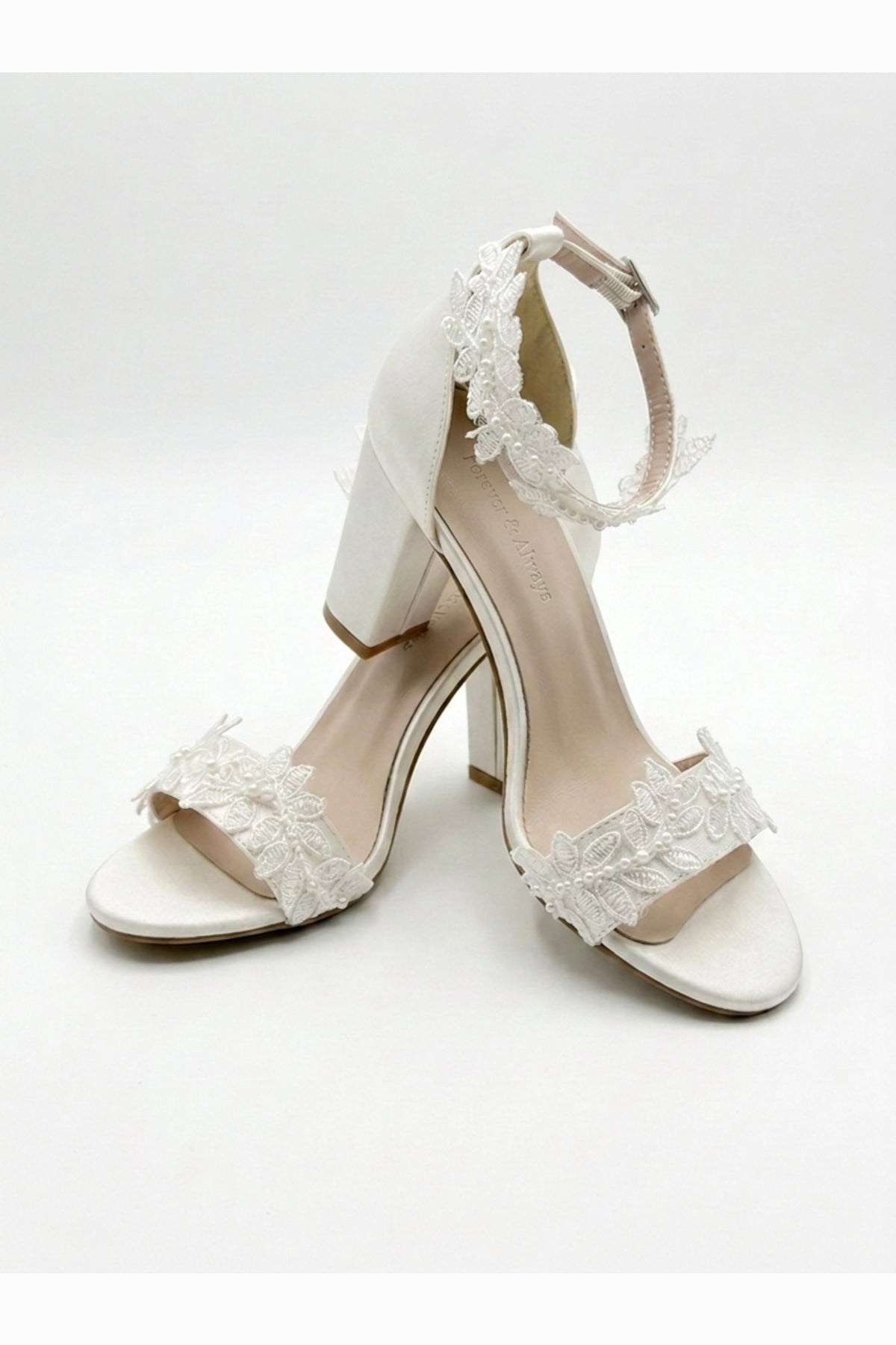 Zapatos de tacón de encaje Lirielle para novia