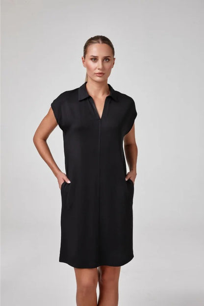 Vestido Relactive Wear-Mavien negro de mujer con cuello, manga corta y bolsillo