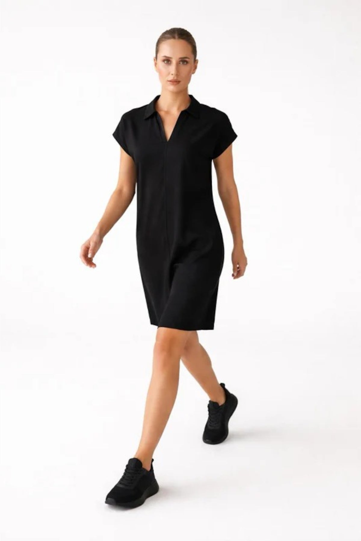 Vestido Relactive Wear-Mavien negro de mujer con cuello, manga corta y bolsillo