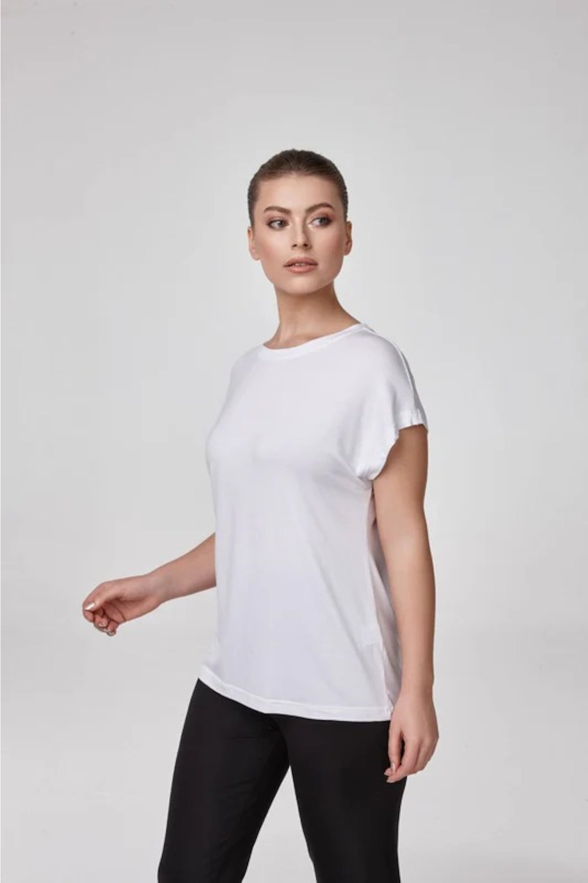 Relactive Wear-Liona Top Diario de Mujer de Mezcla de Modal Blanco Suave y Elástico