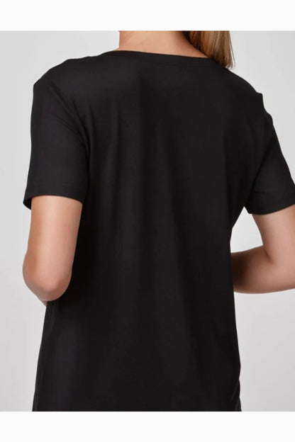 Relactive Wear-Camiseta de modal ultrasuave con cuello en V pronunciado en negro Alaia para mujer