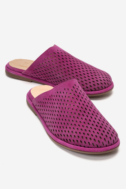 Melara - Sandalia destalonada de piel genuina (ante) perforada fucsia con puntera cerrada (Mujer)