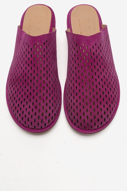 Melara - Sandalia destalonada de piel genuina (ante) perforada fucsia con puntera cerrada (Mujer)