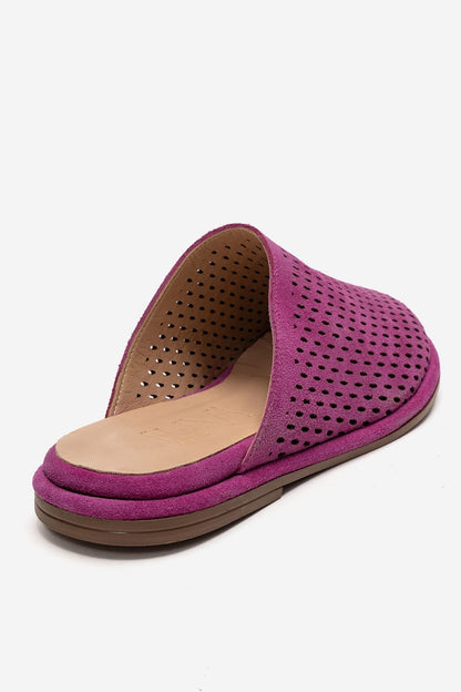 Melara - Sandalia destalonada de piel genuina (ante) perforada fucsia con puntera cerrada (Mujer)