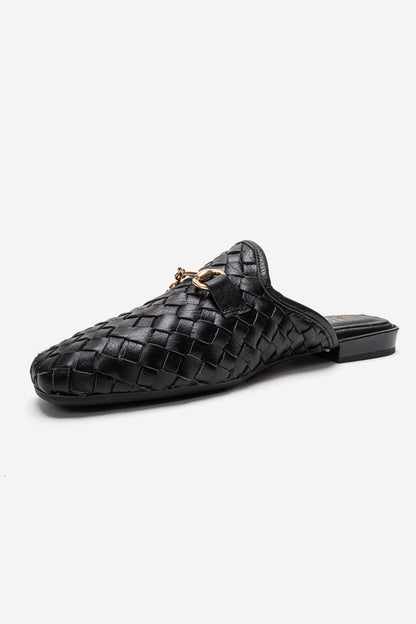 SENIA - Mule de cuero genuino trenzado negro con hebilla y puntera cerrada (Mujer)