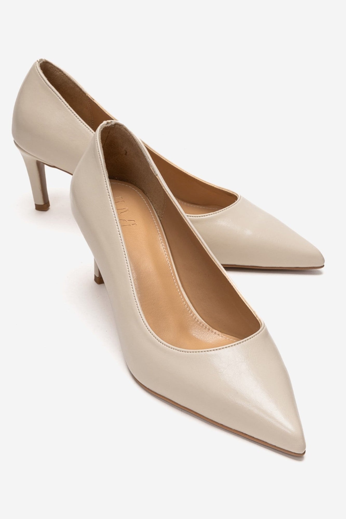 VELMIRA - Zapato de salón con tacón de aguja de piel auténtica color blanco roto (Mujer)