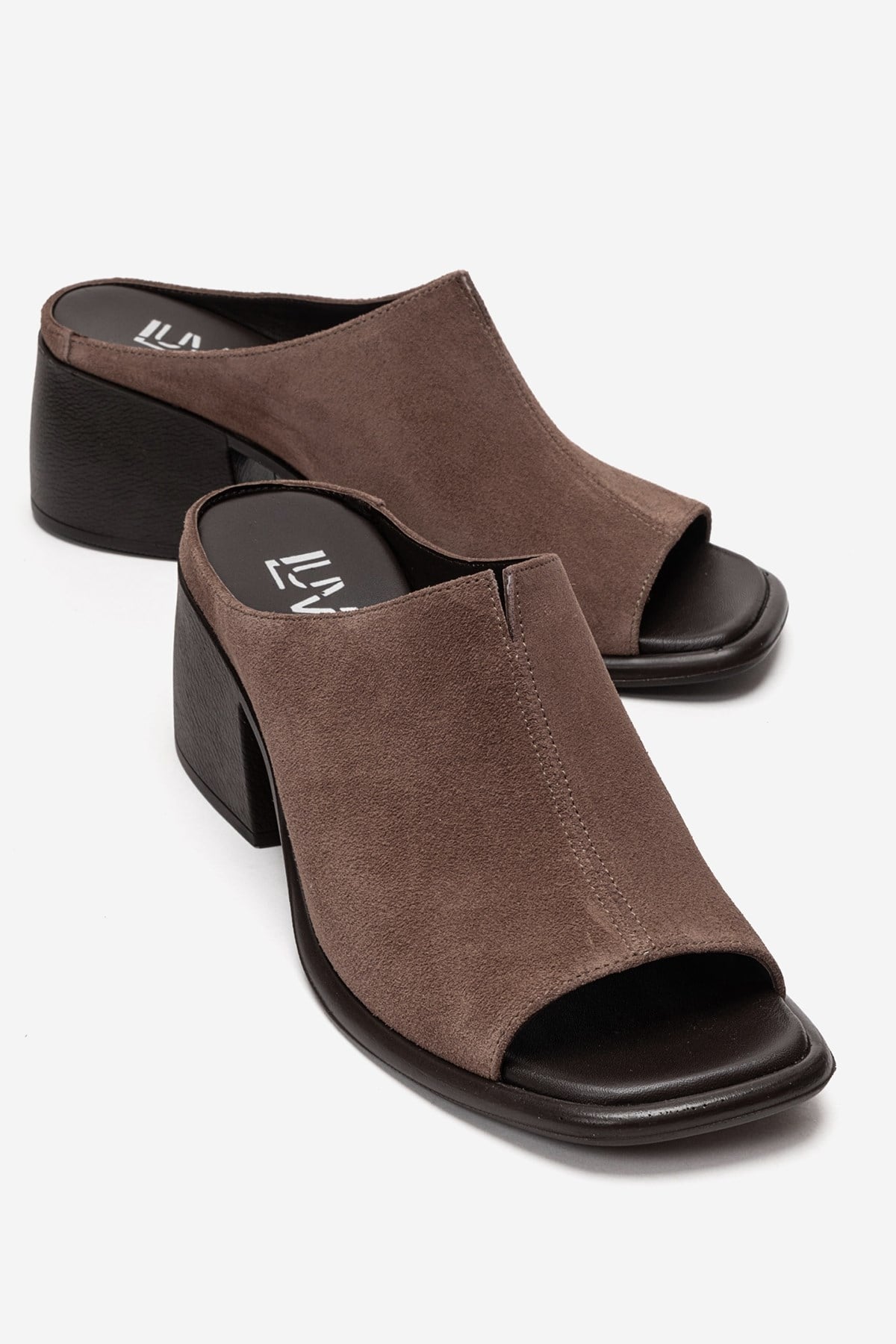 SOREX - Sandalia con tacón de bloque de cuero de ante genuino color topo (Mujer)
