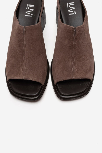 SOREX - Sandalia con tacón de bloque de cuero de ante genuino color topo (Mujer)