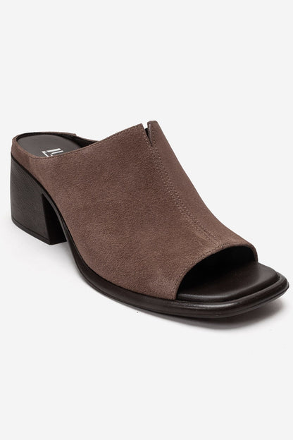 SOREX - Sandalia con tacón de bloque de cuero de ante genuino color topo (Mujer)