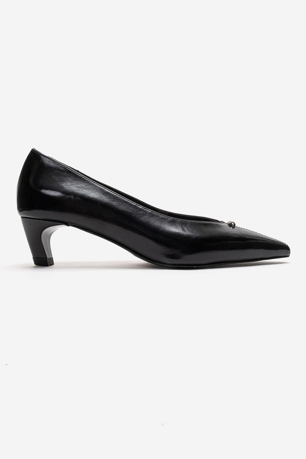 Versay - Zapatos de tacón bajo con punta fina (Mujer)