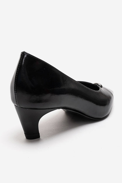 Versay - Zapatos de tacón bajo con punta fina (Mujer)