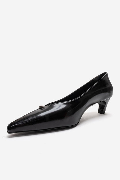 Versay - Zapatos de tacón bajo con punta fina (Mujer)