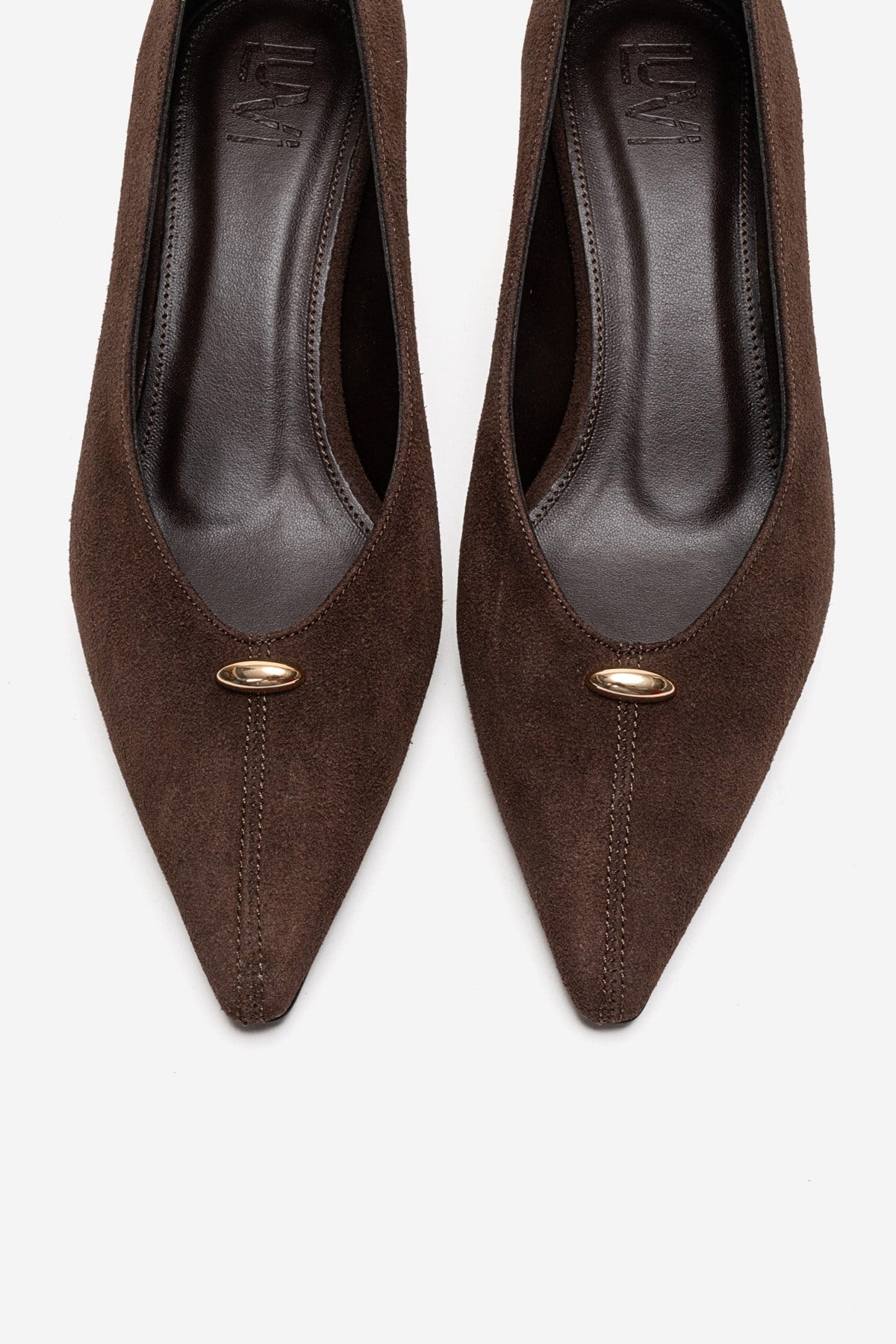 Versay - Zapatos de tacón bajo con punta fina en marrón (mujer)