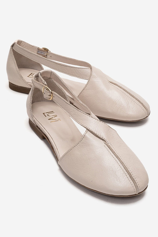 FABLE - Bailarinas con correa en el tobillo y abertura lateral de cuero genuino color beige (mujer)