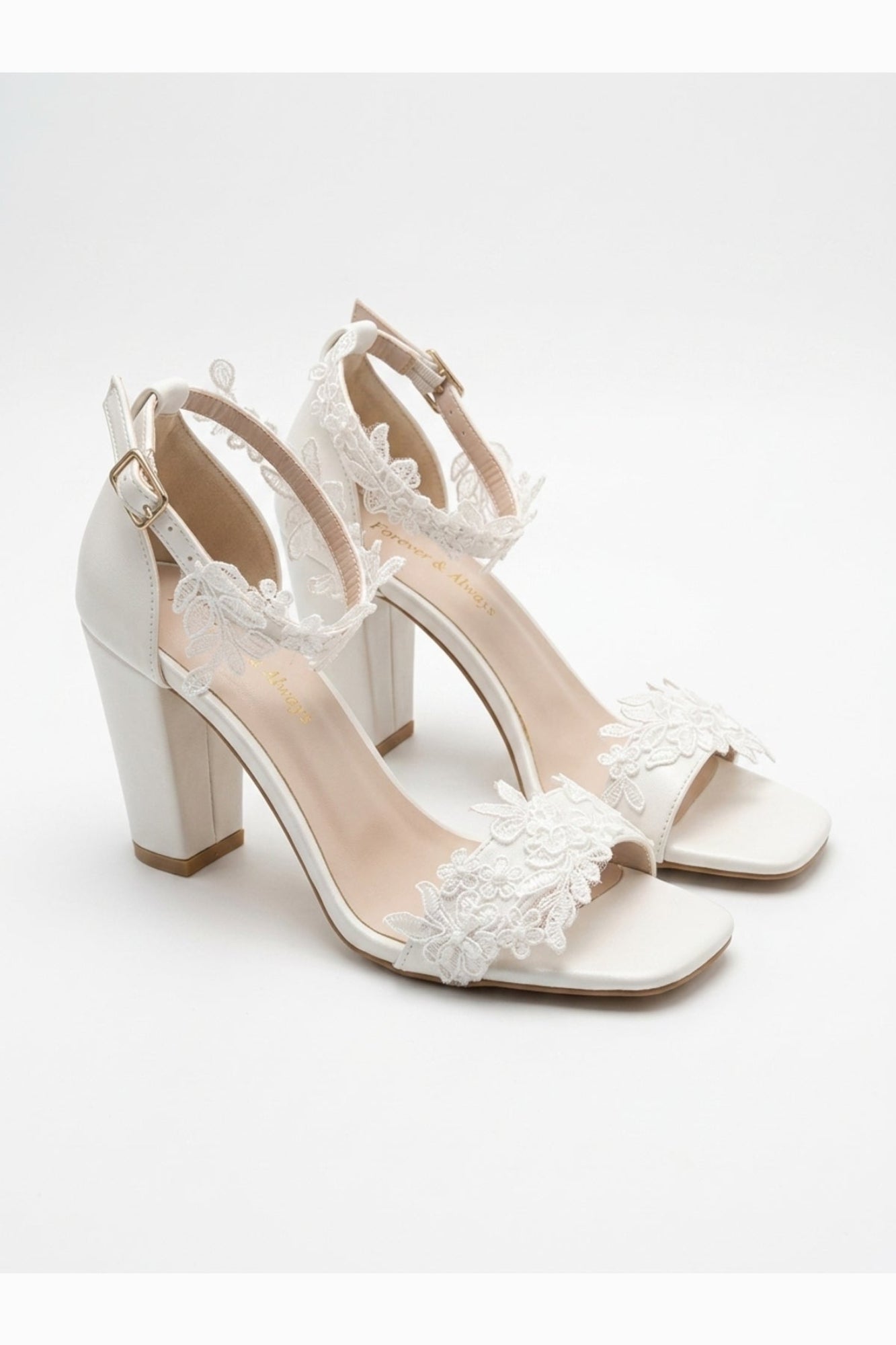Sandalias de tacón de bloque con encaje Selia para boda