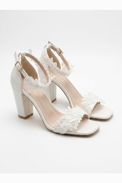 Sandalias de tacón de bloque con encaje Selia para boda