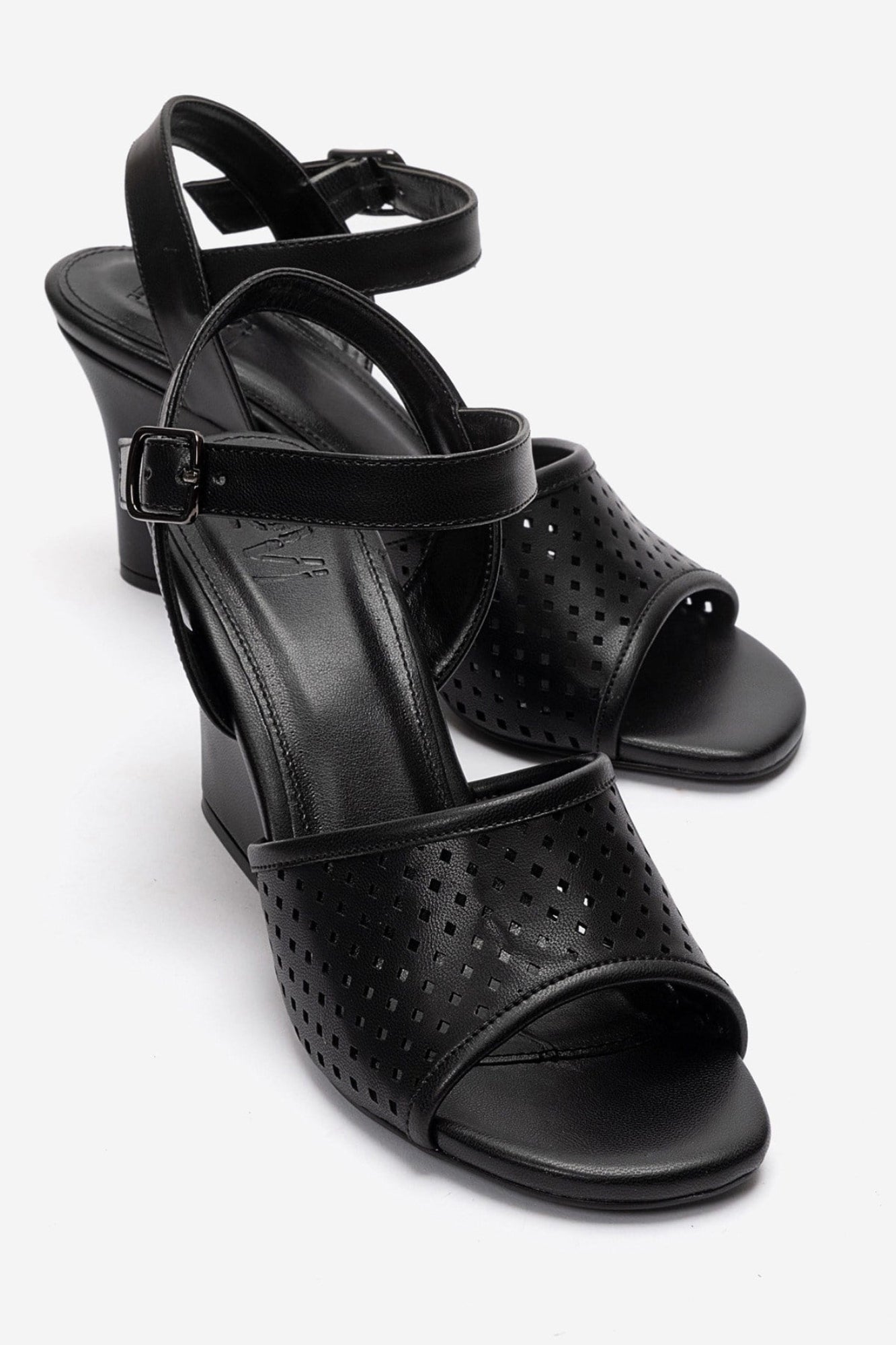 HERVON - Black Wedge Heel Pump (Women)