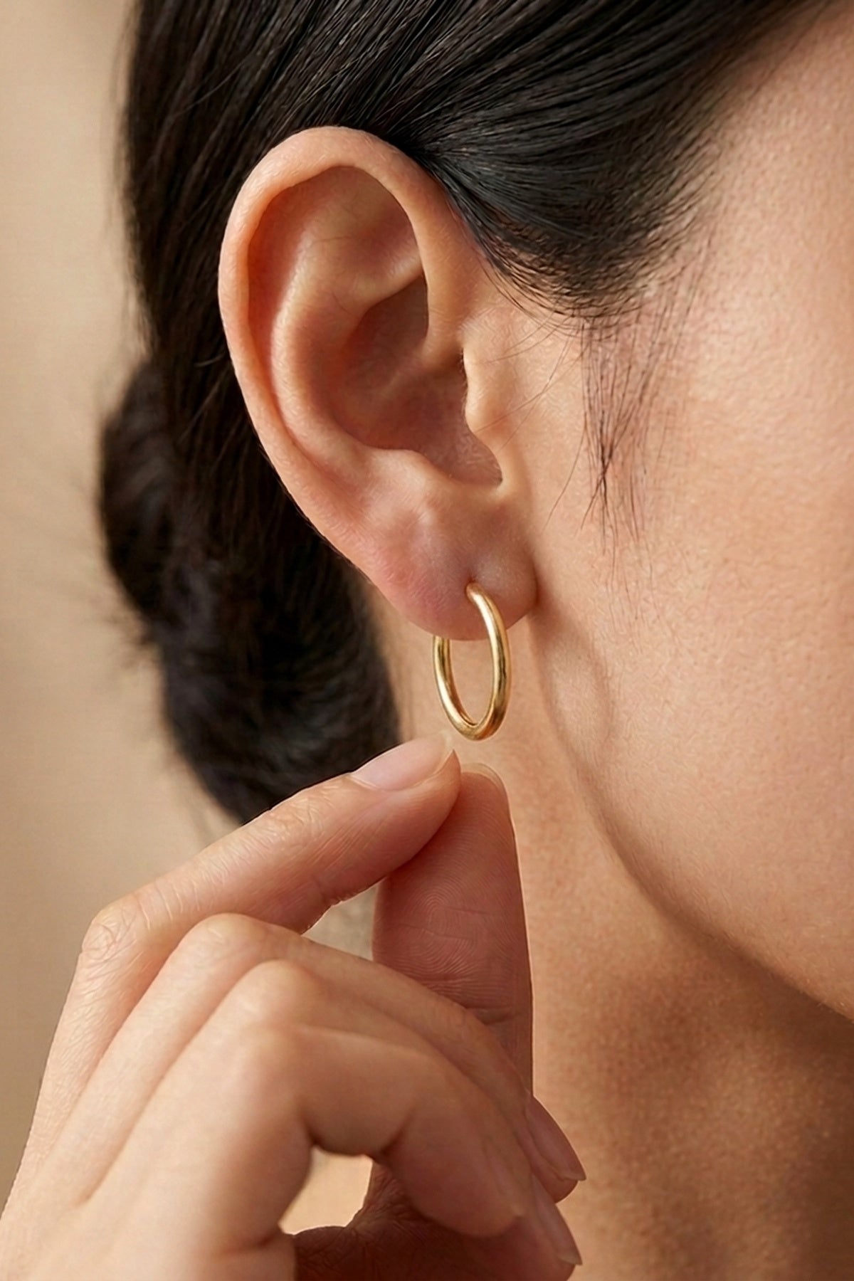 Estelle Single Classic 14k Gold Hoop Earrings
