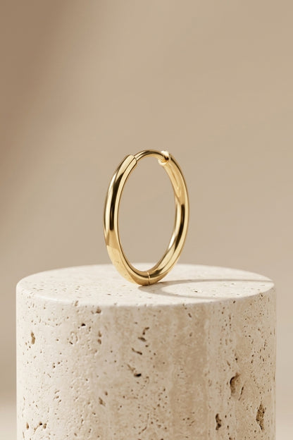 Amelie Single Classic 14k Gold Hoop Earrings